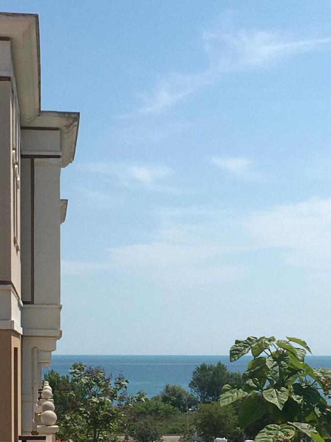 One Bedroom Apartment In G Life โซโซโปล ภายนอก รูปภาพ